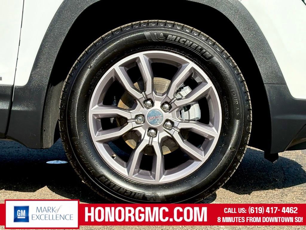 Used 2024 GMC Terrain SLT image 9