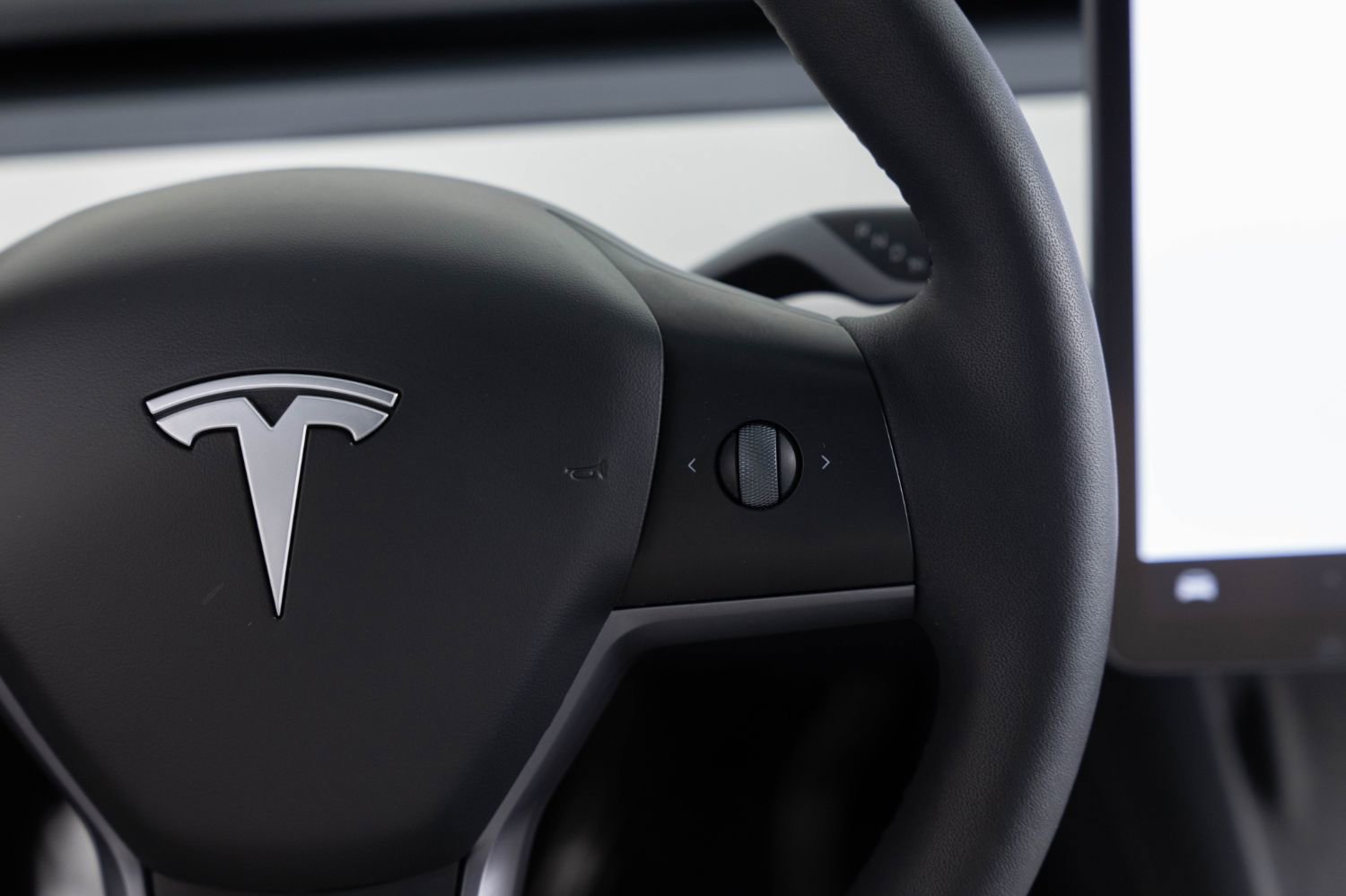 Used 2024 Tesla Model Y Long Range image 33