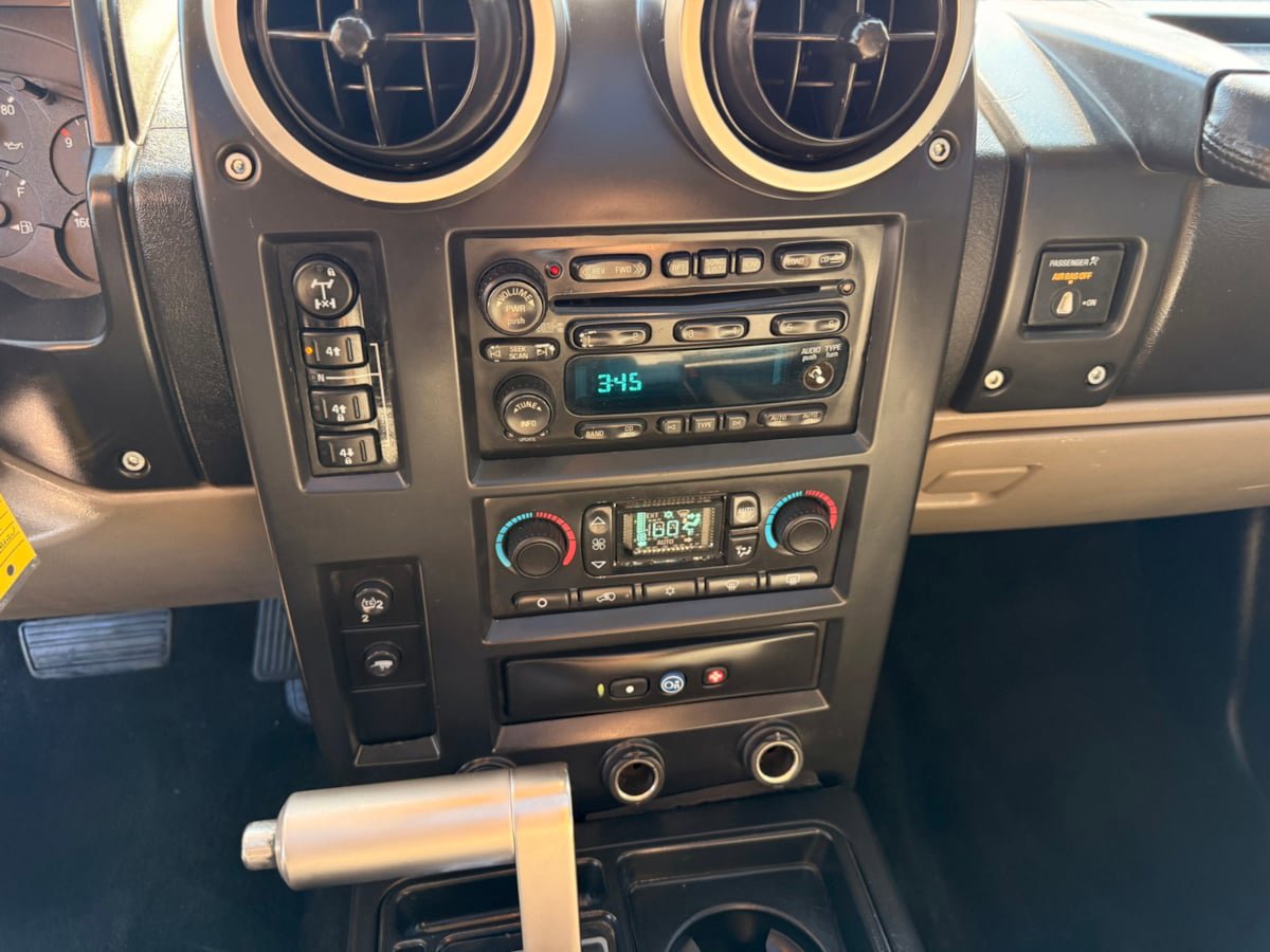 Used 2005 HUMMER H2 image 25