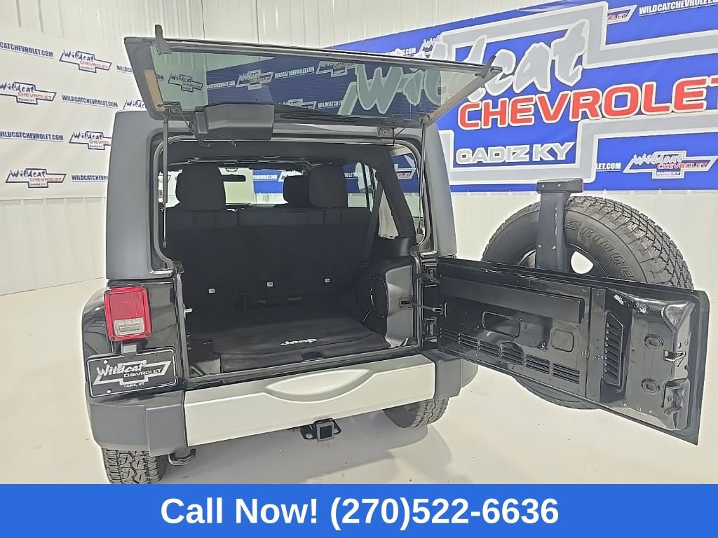 Used 2012 Jeep Wrangler Unlimited Sahara w/ Dual Top Group AWD/4WD image 21