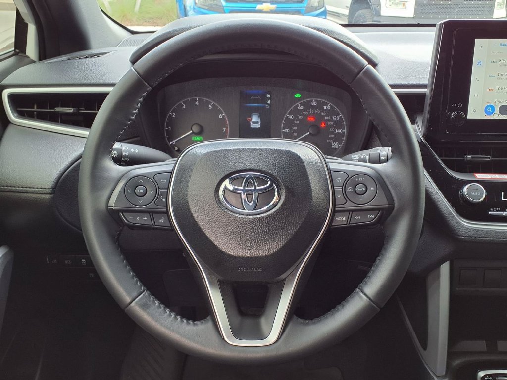 Used 2025 Toyota Corolla Cross AWD Hybrid w/ Moonroof Package image 30