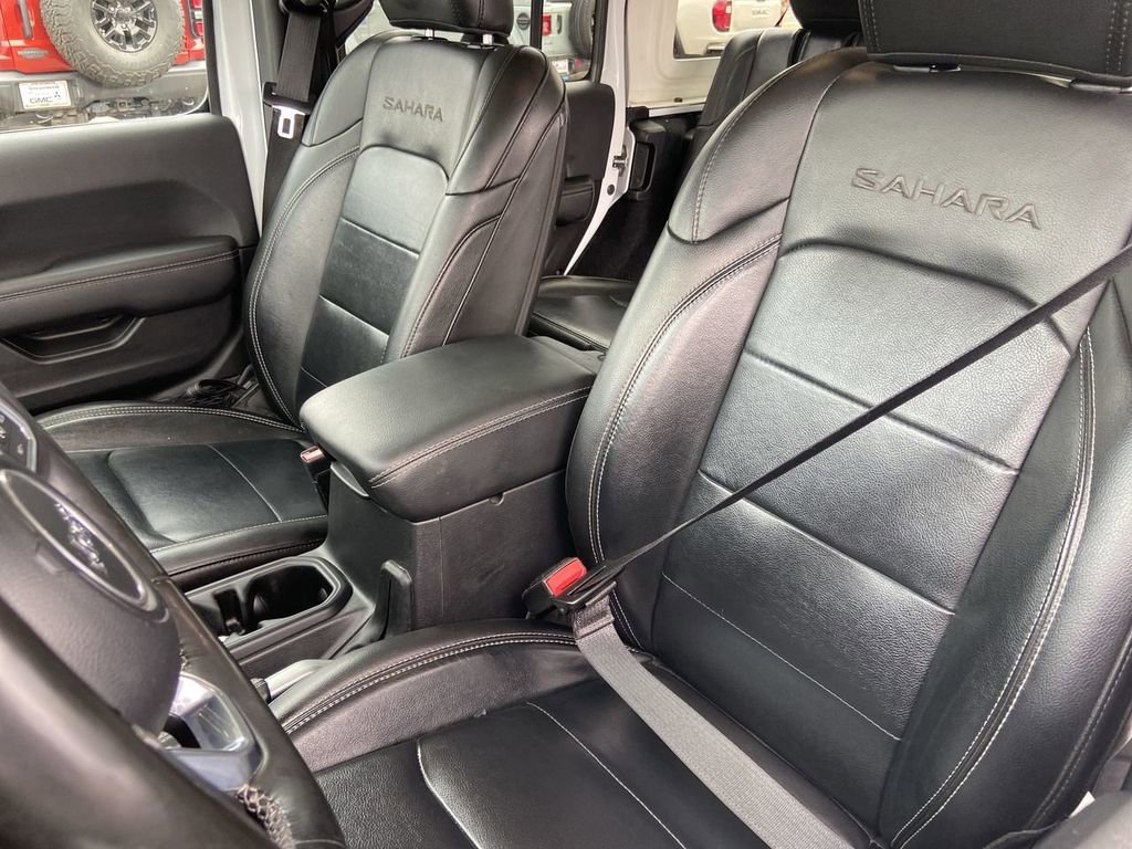 Used 2023 Jeep Wrangler Unlimited Sahara w/ Cold Weather Group AWD/4WD image 15