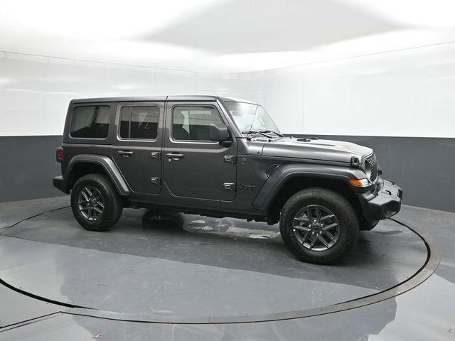 Used 2025 Jeep Wrangler Sport S image 15