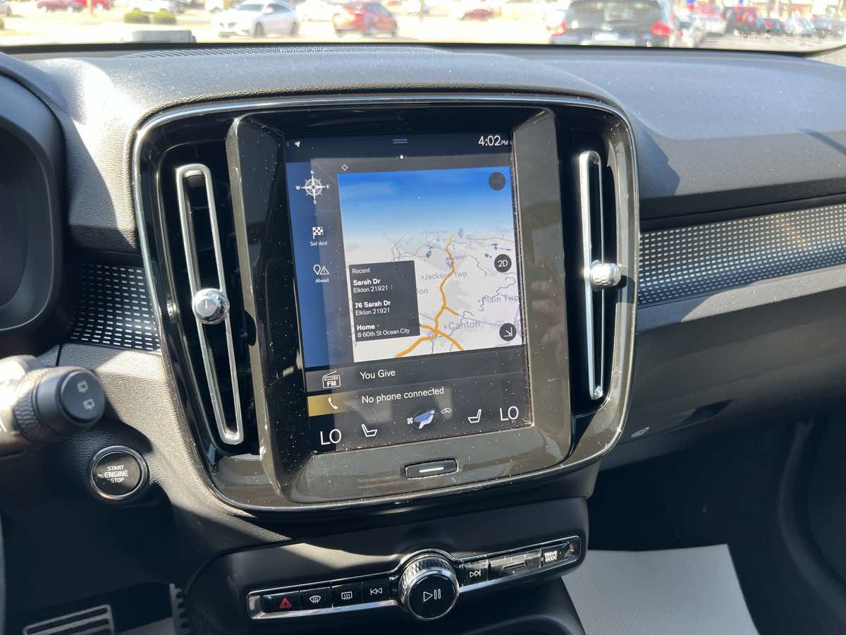 Used 2020 Volvo XC40 T5 R-Design image 25