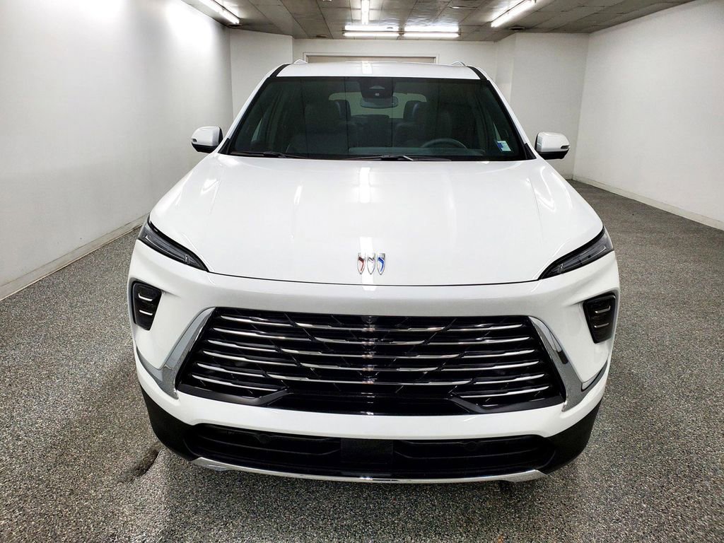 Used 2025 Buick Enclave Preferred image 2