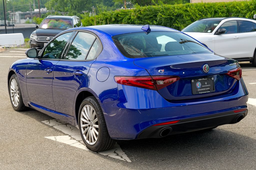Used 2023 Alfa Romeo Giulia Sprint AWD/4WD image 5