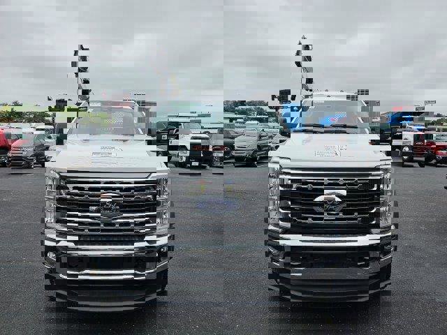 New 2024 Ford F550 4x4 Regular Cab Super Duty image 4