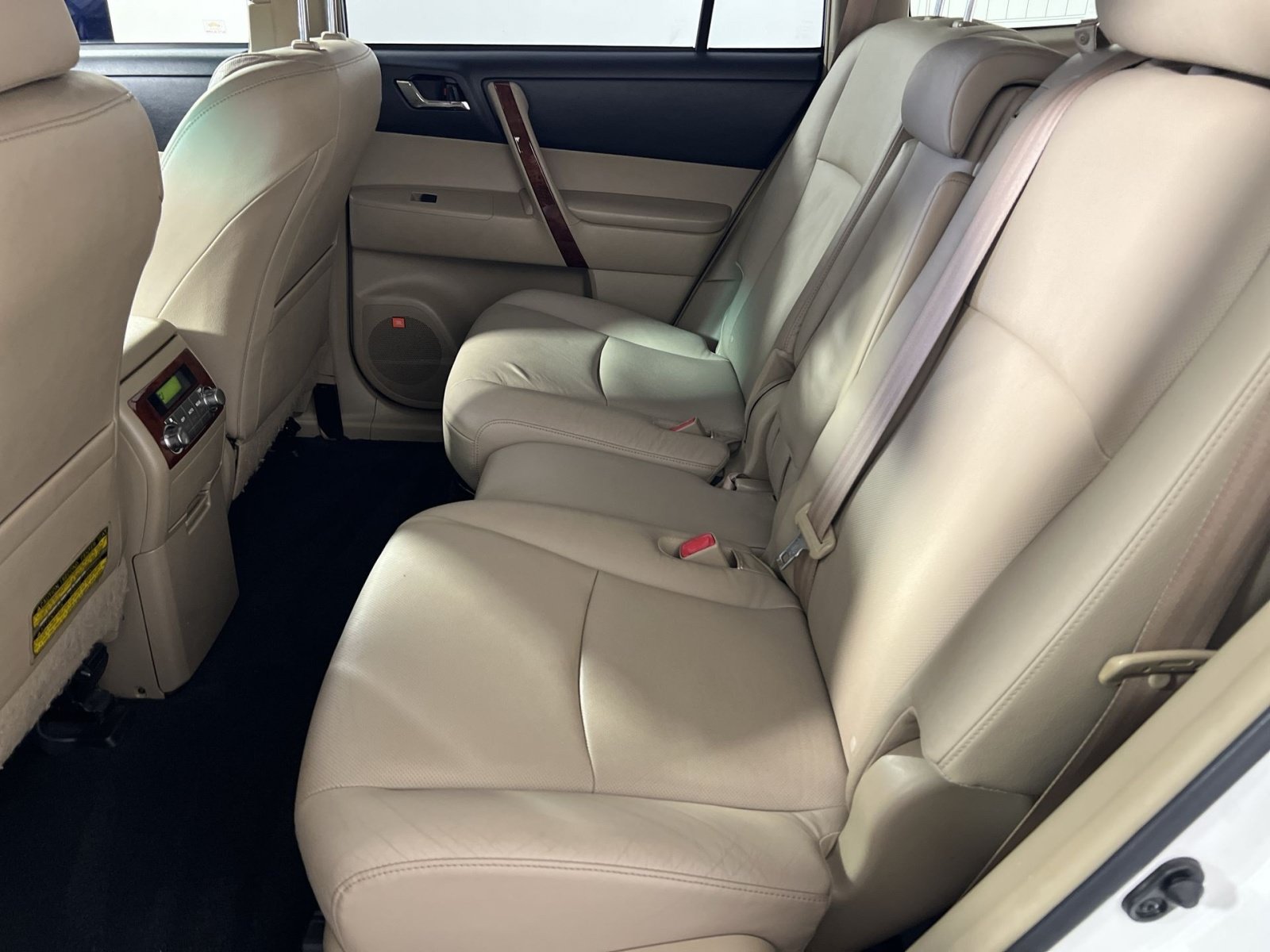Used 2012 Toyota Highlander Limited AWD/4WD image 25