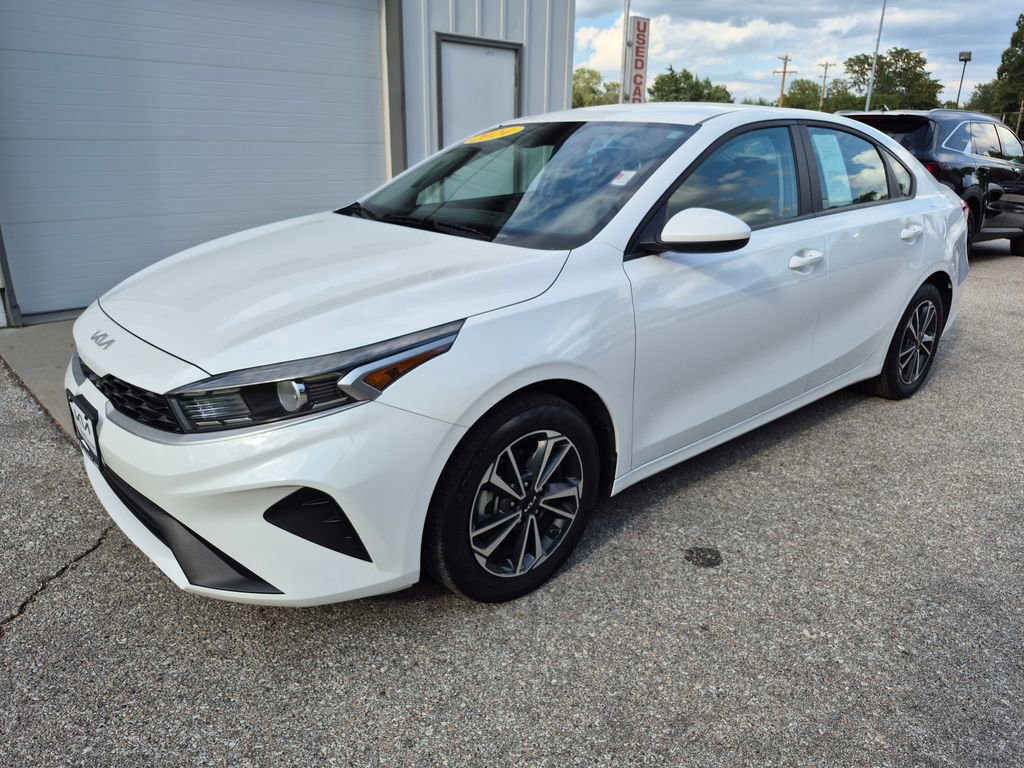 Used 2024 Kia Forte LXS image 1