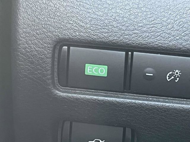 Used 2025 Nissan Sentra SV FWD image 18
