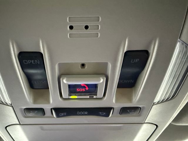 Used 2023 Toyota Highlander XLE FWD image 22