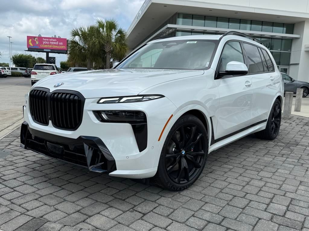 Used 2026 BMW X7 xDrive40i w/ M Sport Package image 1