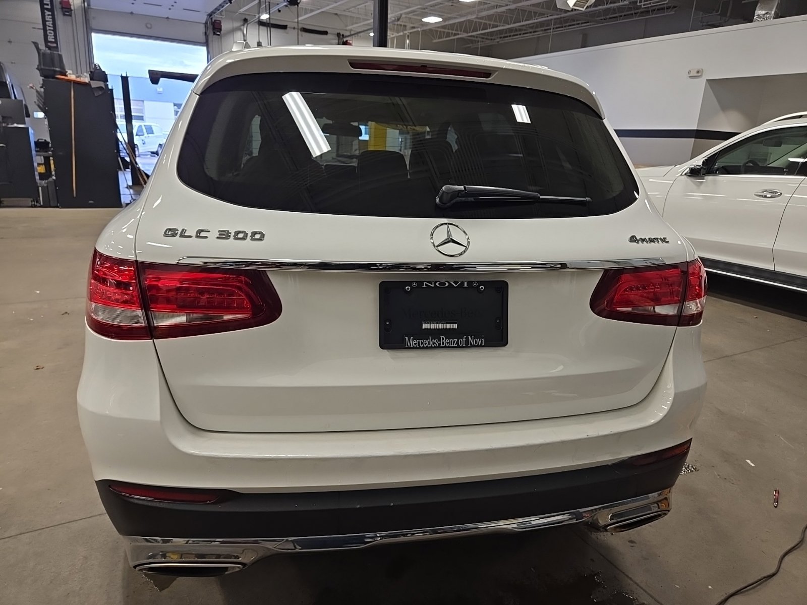 Used 2019 Mercedes-Benz GLC 300 4MATIC image 4