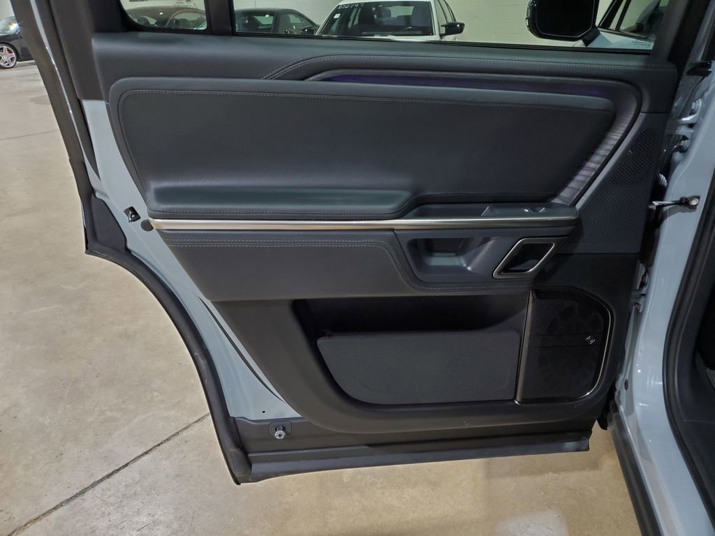 Used 2024 Rivian R1S Adventure AWD/4WD image 49