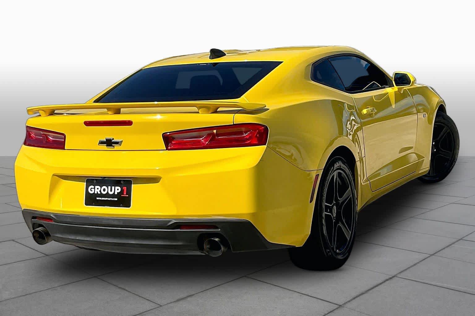 Used 2018 Chevrolet Camaro LT RWD image 12