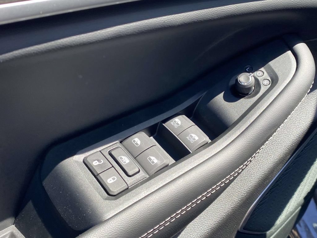 New 2026 Jeep Grand Cherokee L Limited w/ Luxury Tech Group II RWD image 13