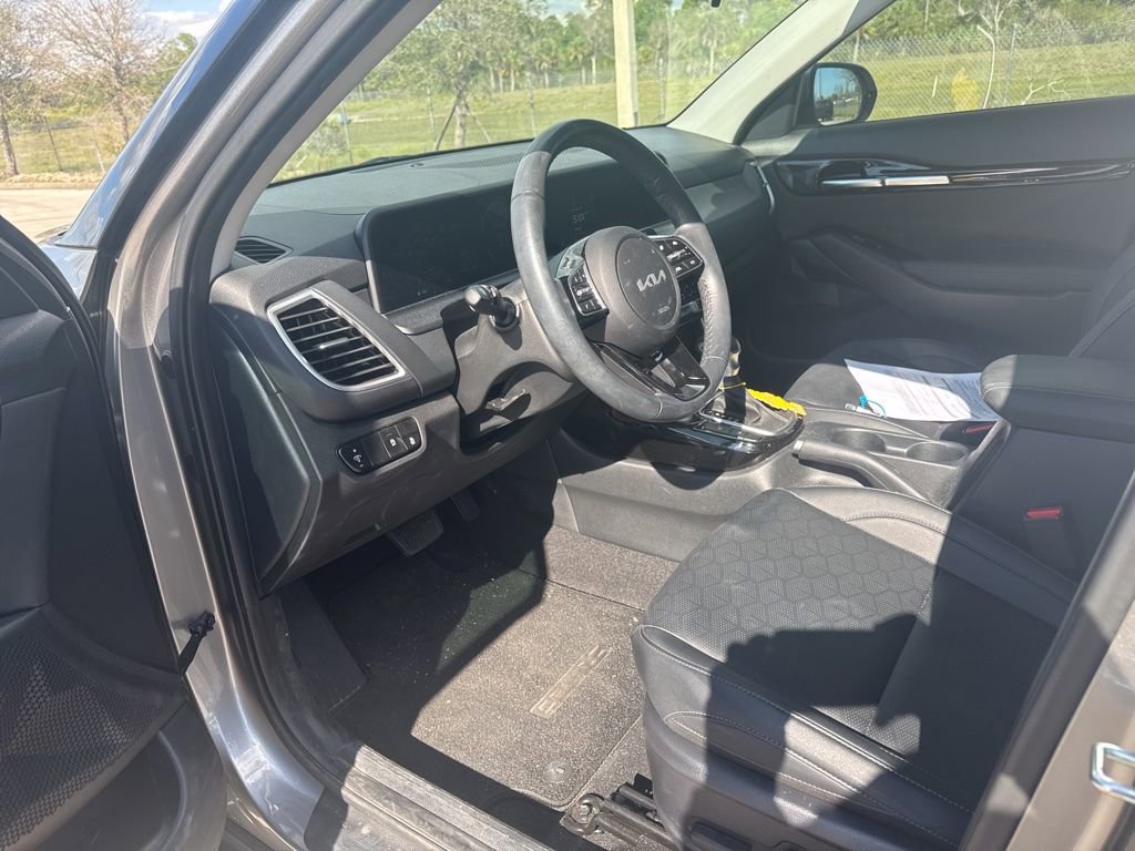 Certified 2024 Kia Seltos EX AWD/4WD image 15