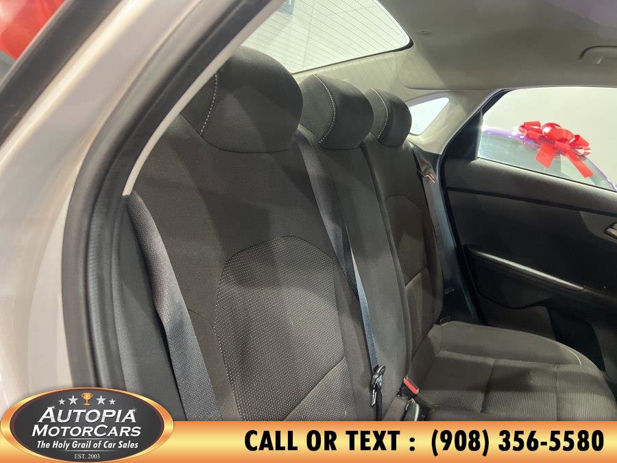 Used 2020 Kia Forte LXS FWD image 15