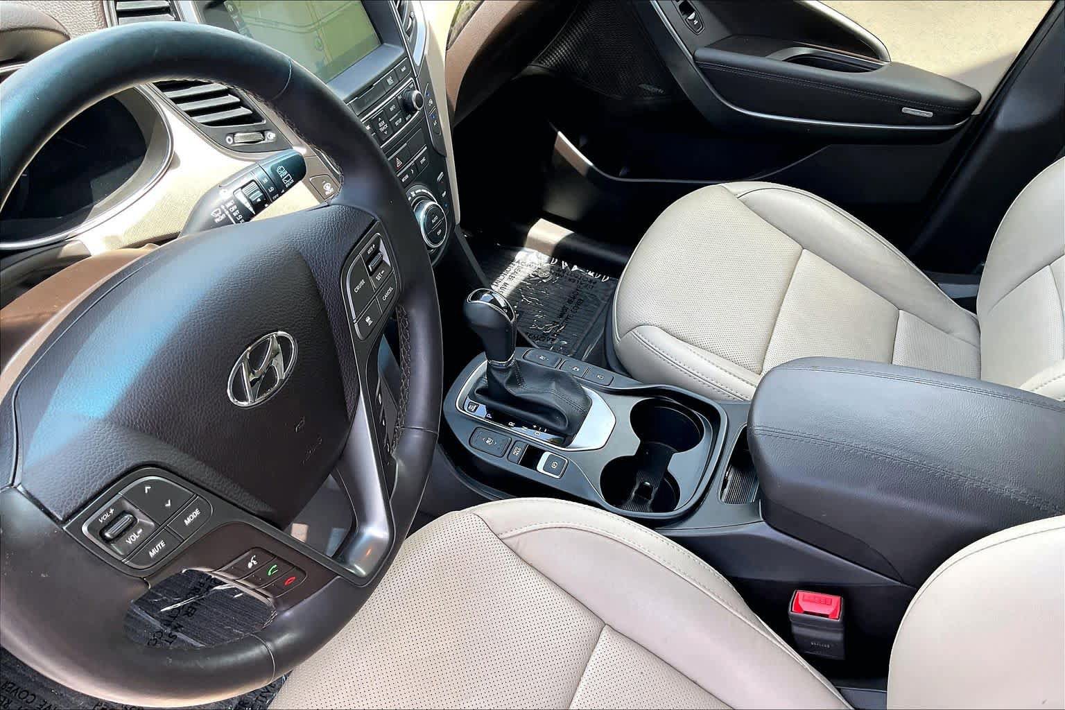 Used 2017 Hyundai Santa Fe Sport w/ 2.0T Ultimate Tech Package 05 AWD/4WD image 17