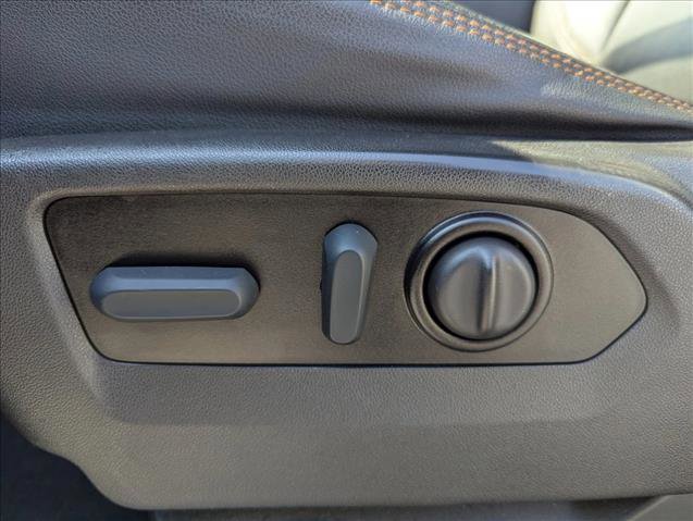 Used 2022 GMC Sierra 2500 AT4 image 11