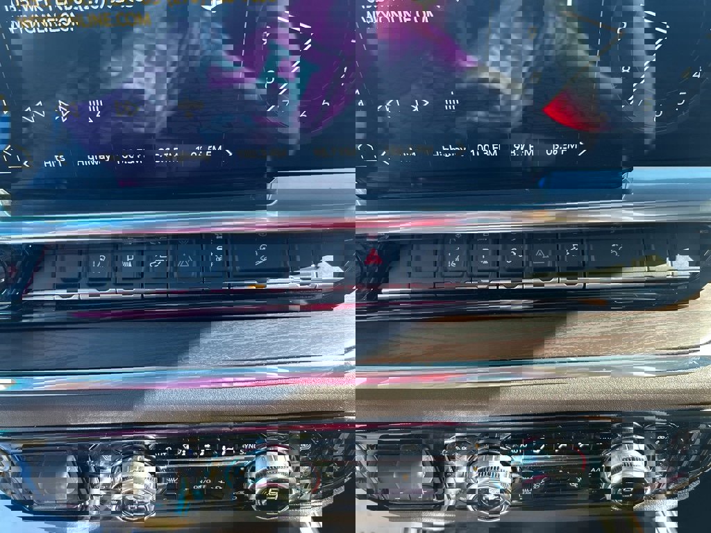 Used 2024 GMC Sierra 2500 SLT image 31