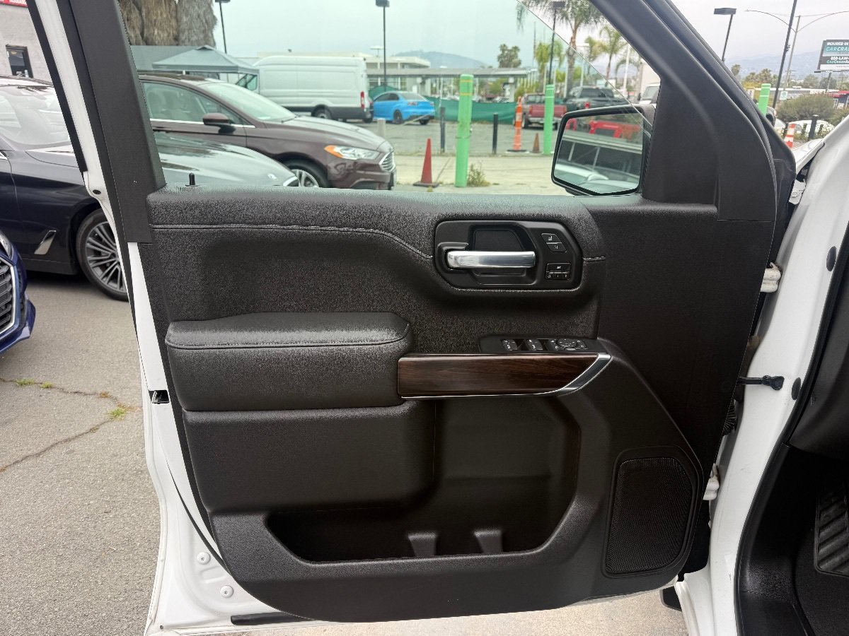 Used 2020 GMC Sierra 1500 SLT w/ Driver Alert Package II AWD/4WD image 9