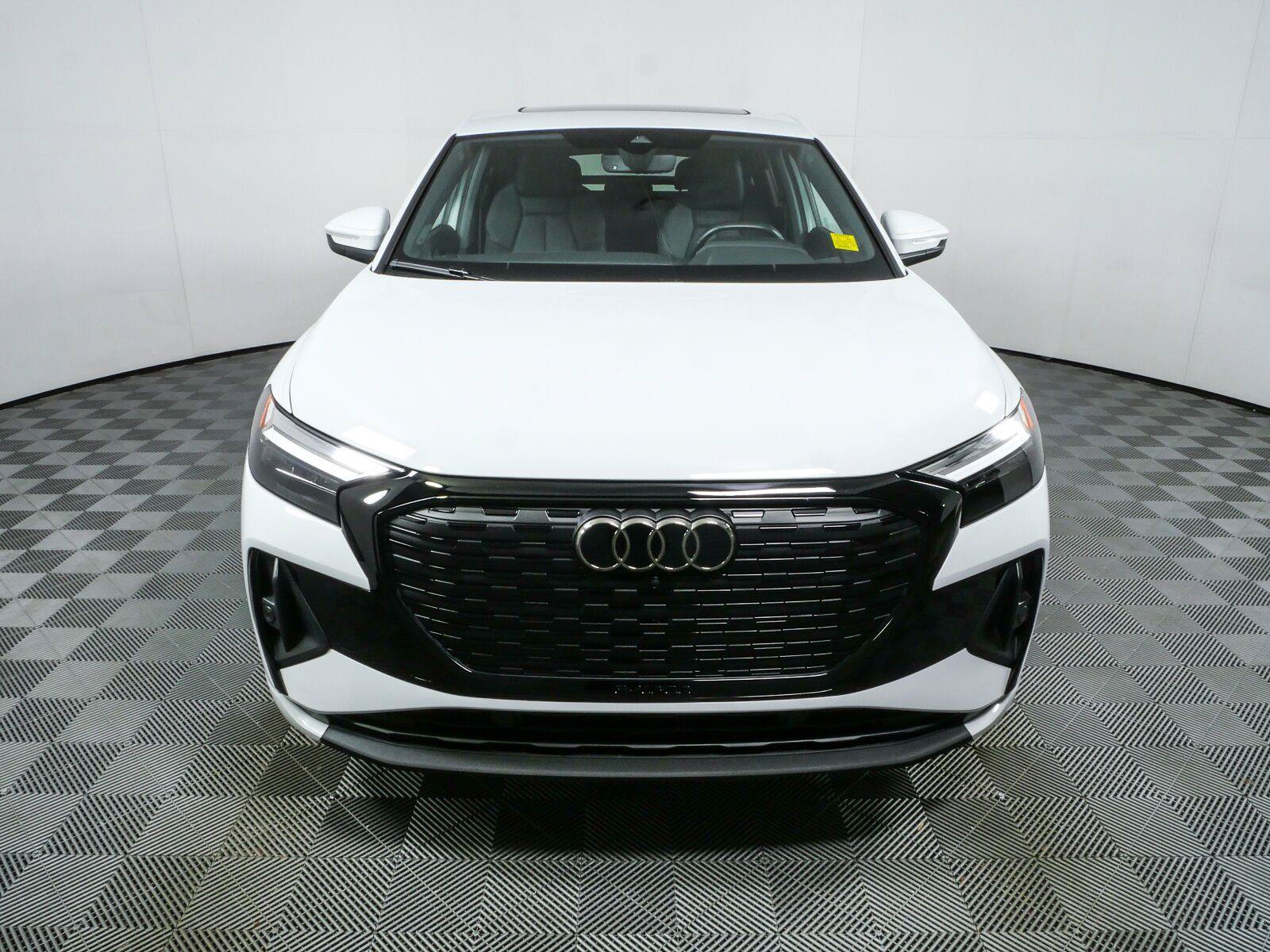 Used 2024 Audi Q4 e-tron Premium Plus w/ Premium Plus AWD/4WD image 28