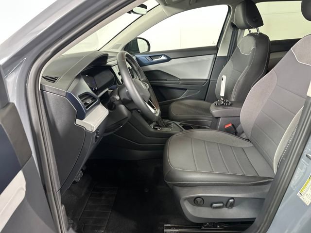 Used 2024 Volkswagen Taos SE image 11