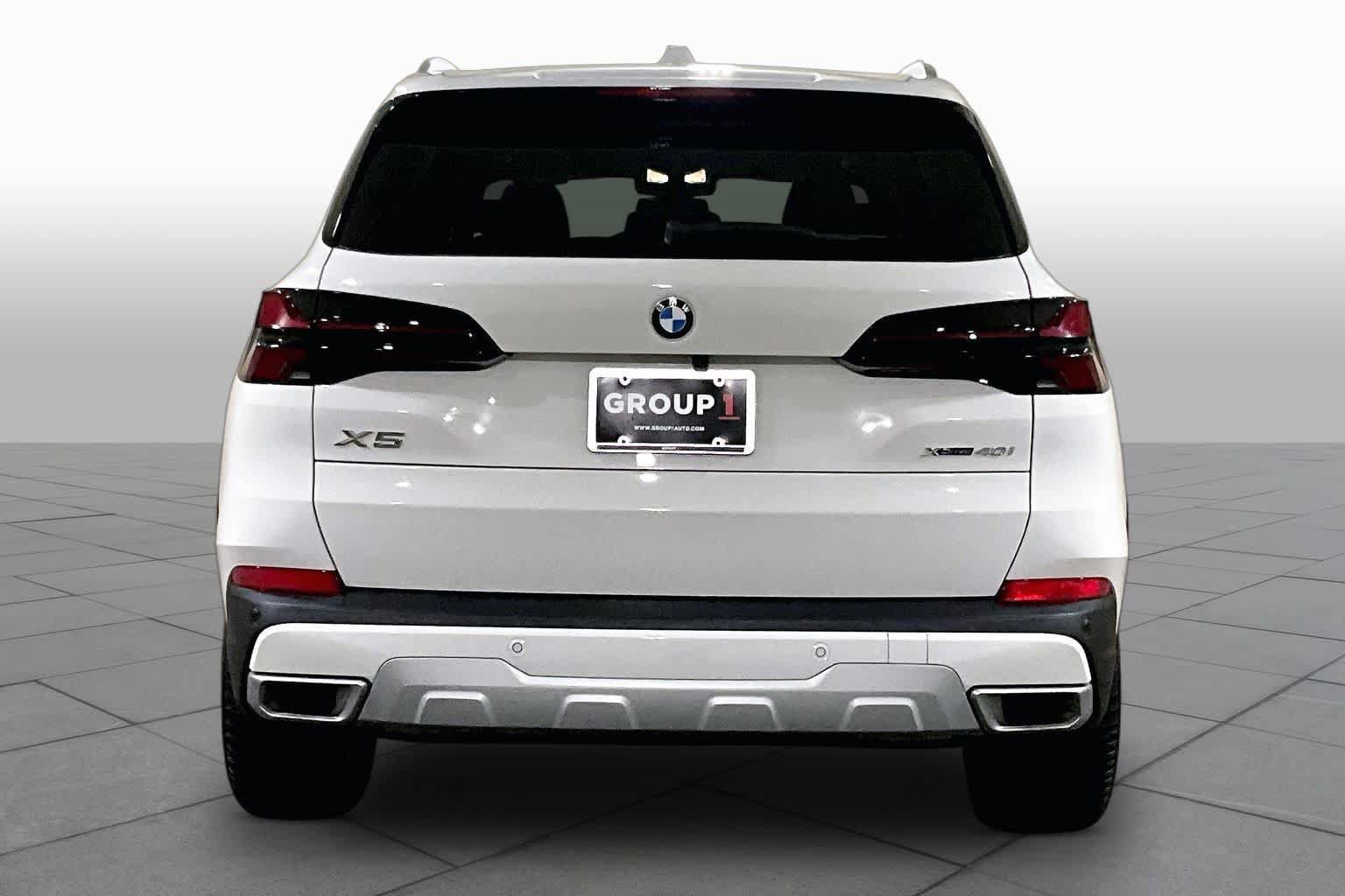 Certified 2024 BMW X5 xDrive40i w/ Premium Package AWD/4WD image 4