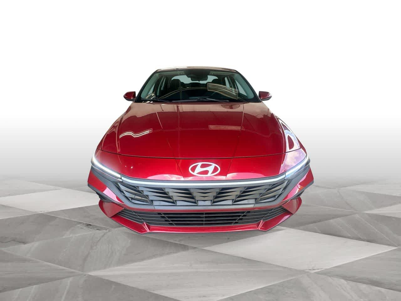 Used 2026 Hyundai Elantra SE FWD image 3