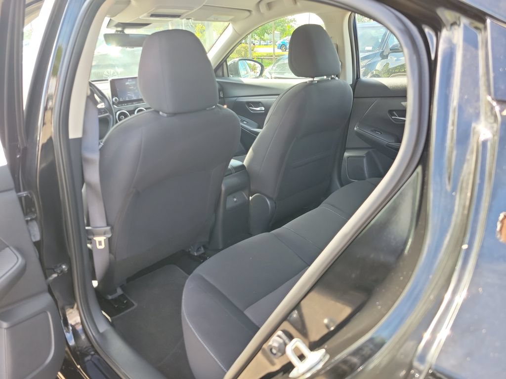 Used 2022 Nissan Sentra SV w/ Lighting Package FWD image 9