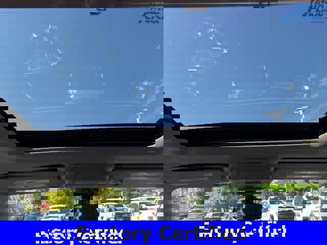 Certified 2023 GMC Acadia SLT w/ Preferred Package image 15