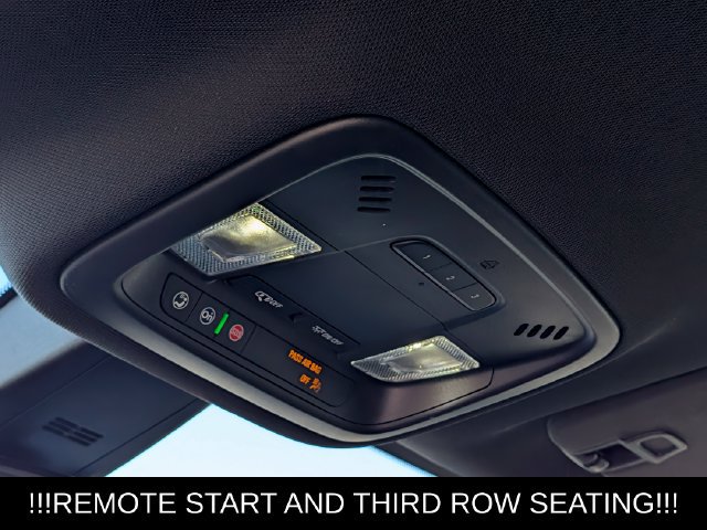 Used 2023 Chevrolet Traverse LT FWD image 15