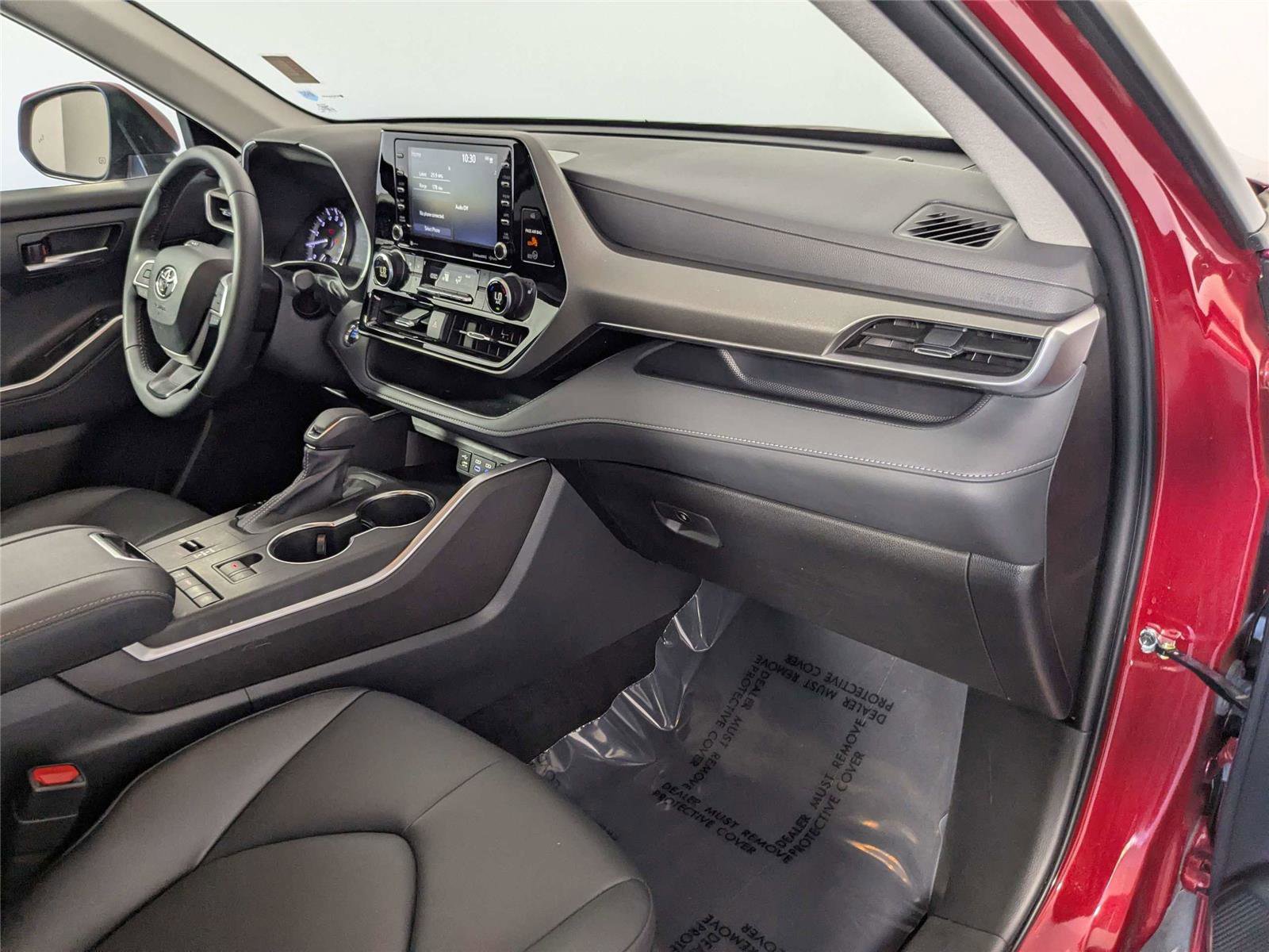 Used 2022 Toyota Highlander XLE image 32