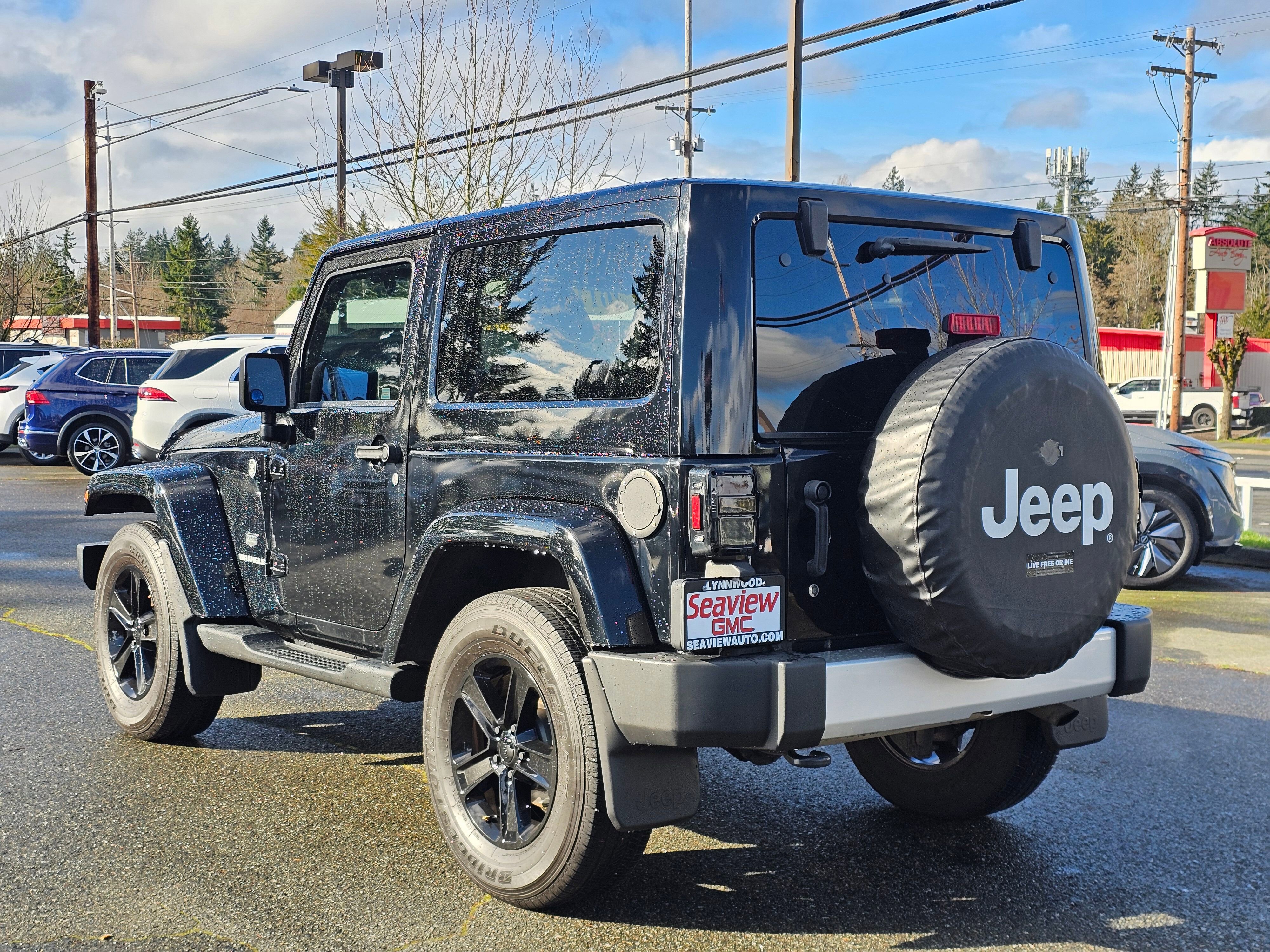 Used 2011 Jeep Wrangler Sahara w/ Dual Top Group AWD/4WD image 5