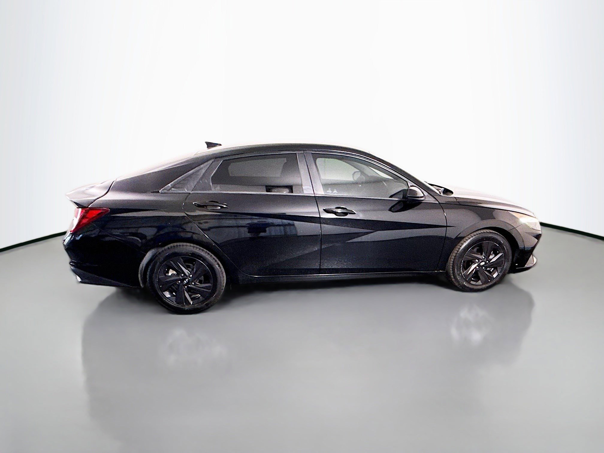 Used 2021 Hyundai Elantra SEL image 11