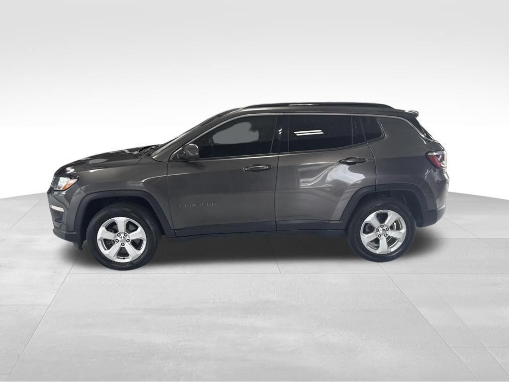 Used 2018 Jeep Compass Latitude w/ Popular Equipment Group AWD/4WD image 2
