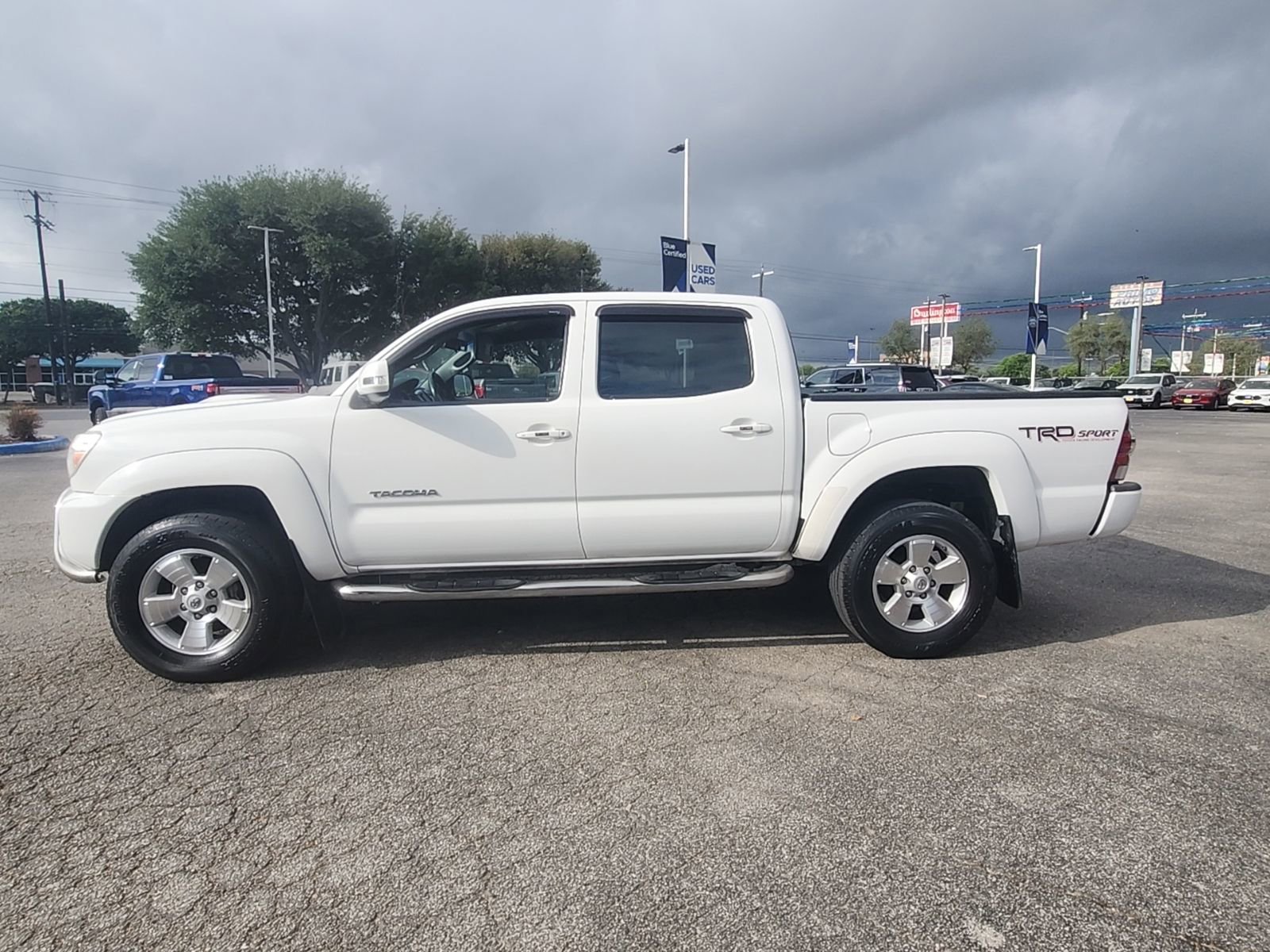 Used 2015 Toyota Tacoma PreRunner w/ TRD Sport Package image 6