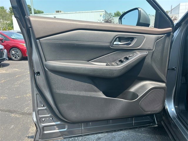 Certified 2022 Nissan Rogue SV w/ SV Premium Package image 9