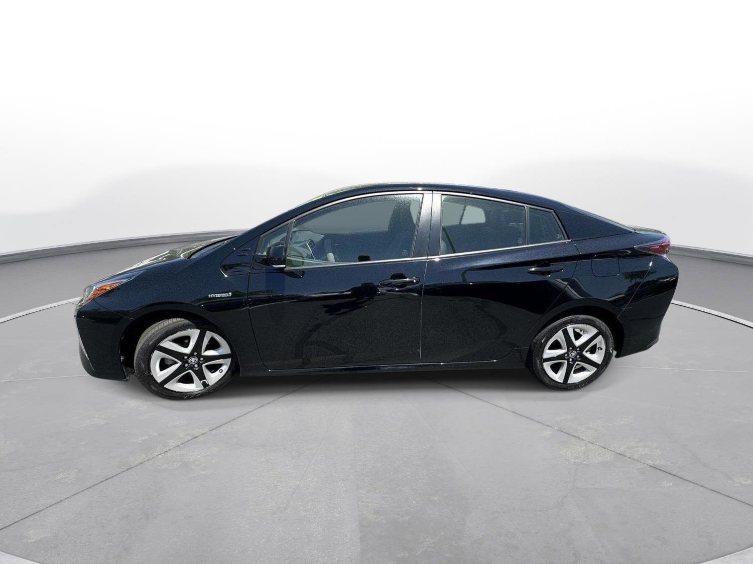Used 2017 Toyota Prius Three Touring FWD image 9