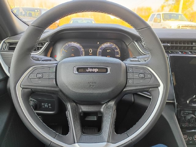 New 2027 Jeep Grand Cherokee Laredo X AWD/4WD image 13
