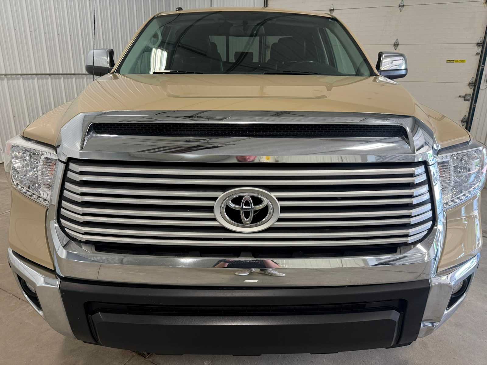 Used 2017 Toyota Tundra Limited w/ Limited Premium Package AWD/4WD image 3