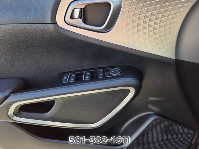 Used 2025 Kia Soul LX w/ LX Technology Package FWD image 28