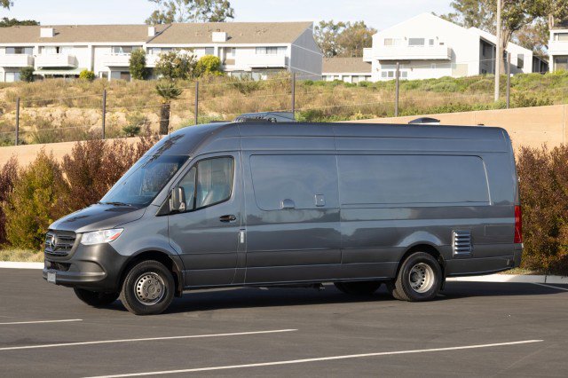 Used 2021 Mercedes-Benz Sprinter 4500 w/ Parking Package image 15