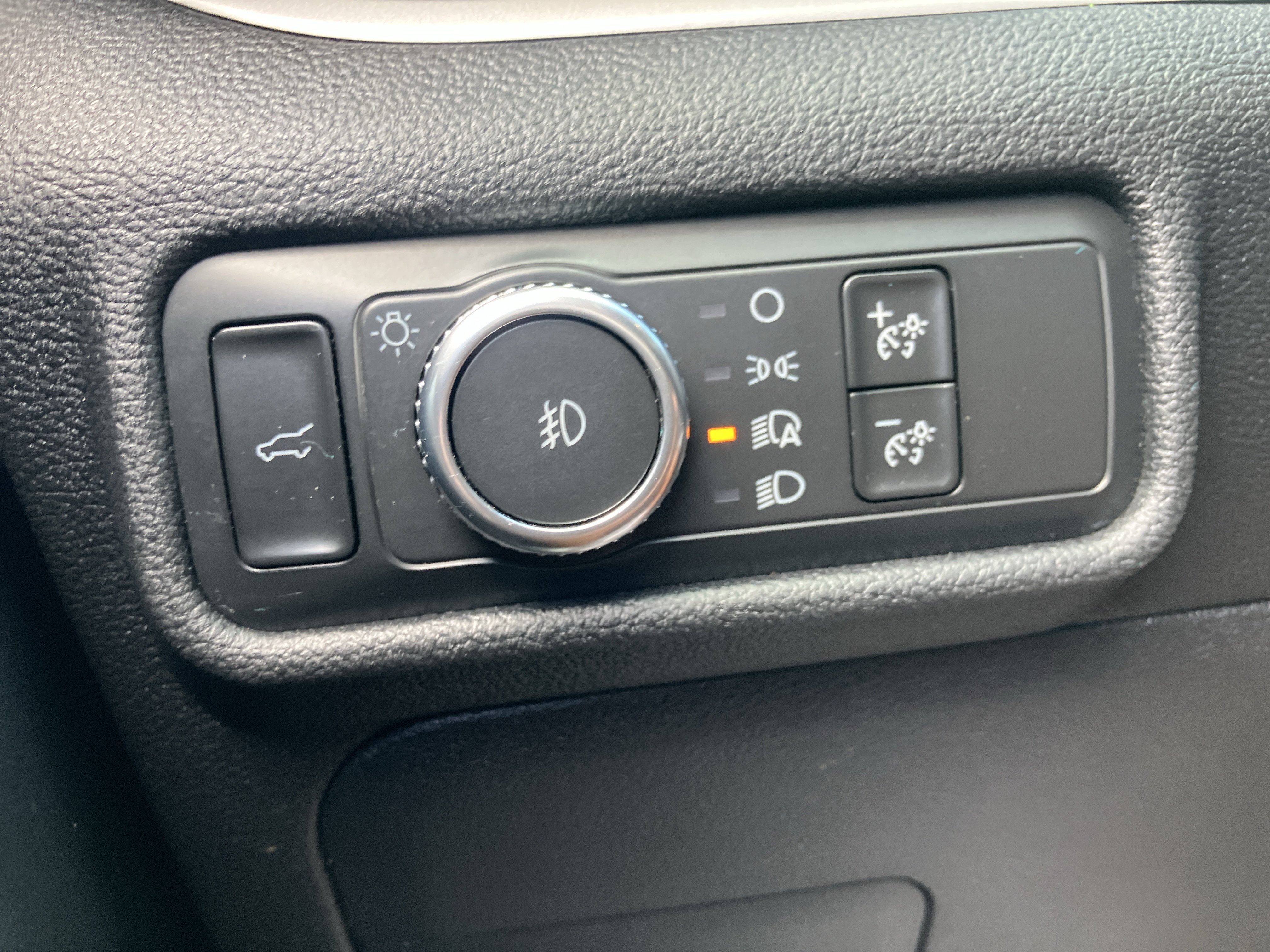 Used 2021 Ford Explorer XLT AWD/4WD image 22