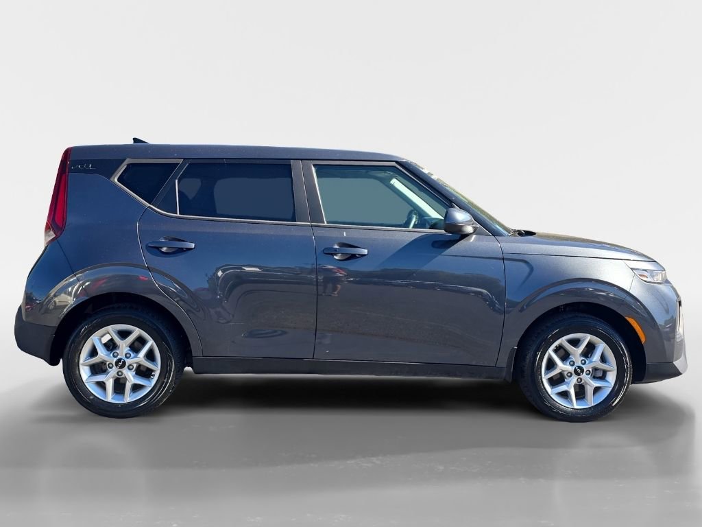 Used 2022 Kia Soul S image 6