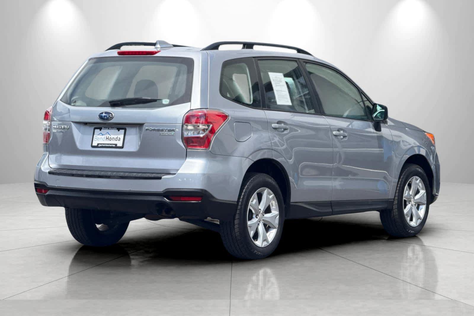 Used 2016 Subaru Forester 2.5i w/ Alloy Wheel Package AWD/4WD image 2