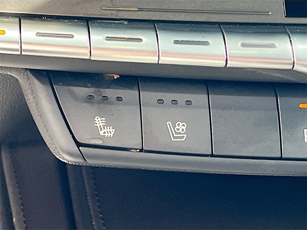 Used 2023 Cadillac XT4 Sport image 19