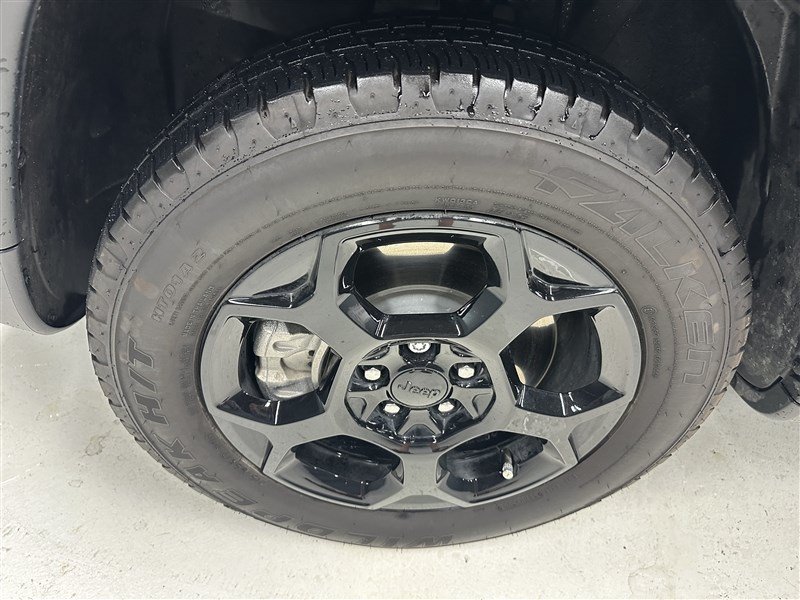 Used 2023 Jeep Compass Trailhawk w/ Trailhawk Elite Group AWD/4WD image 16