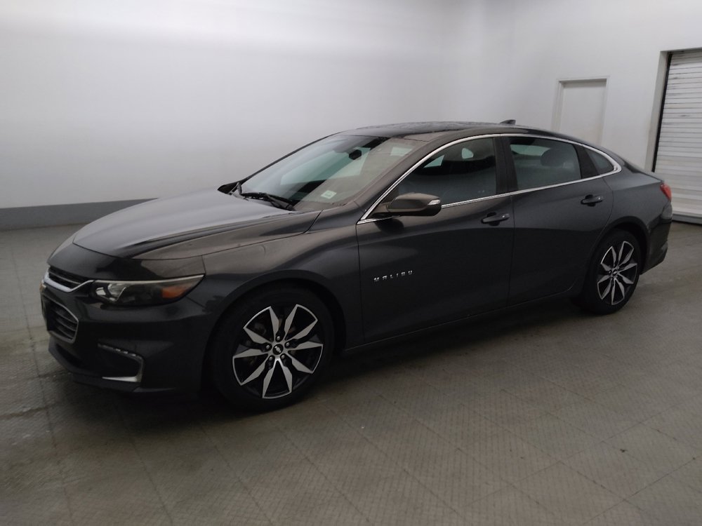 Used 2018 Chevrolet Malibu LT w/ Leather Package FWD image 2